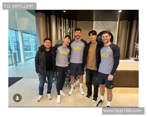 足球明星之间的深厚友谊与默契合作探讨