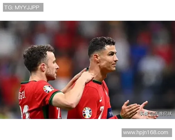 足球明星的美丽伴侣们谁才是最耀眼的那一位揭秘她们的魅力与风采